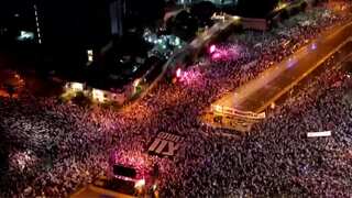 Thousands of Israelis protest against judicial overhaul ahead of independence day