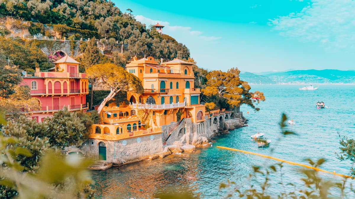 Italy's beautiful town imposes hefty fine on tourists for taking selfies