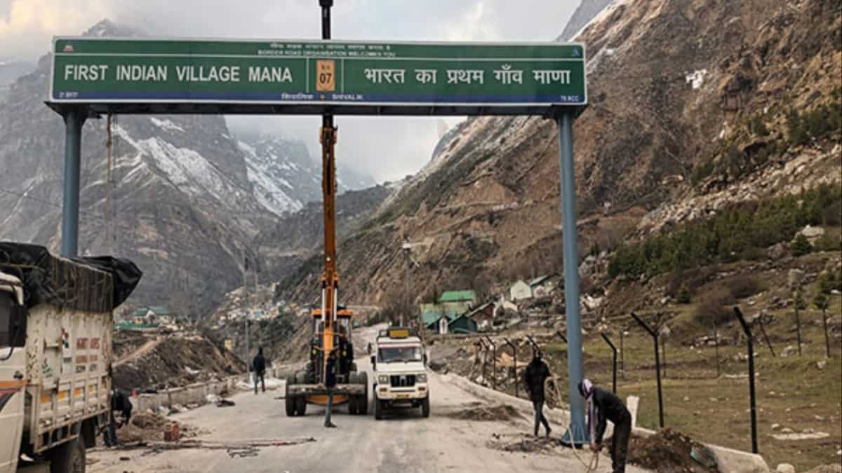 India puts up 'first village' signboard in village on India-China border India puts up 'first village' signboard in village on India-China border