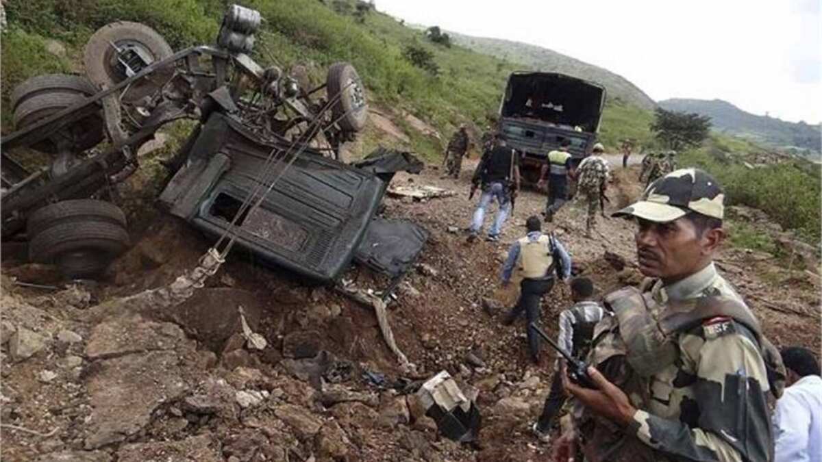 India: 10 police personnel killed in 50-kg IED blast by Maoists in Chhattisgarh's Dantewada India: 10 police personnel killed in 50-kg IED blast by Maoists in Chhattisgarh's Dantewada