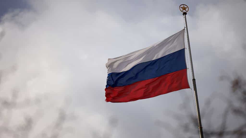 Two Russian officials reported dead on the same day