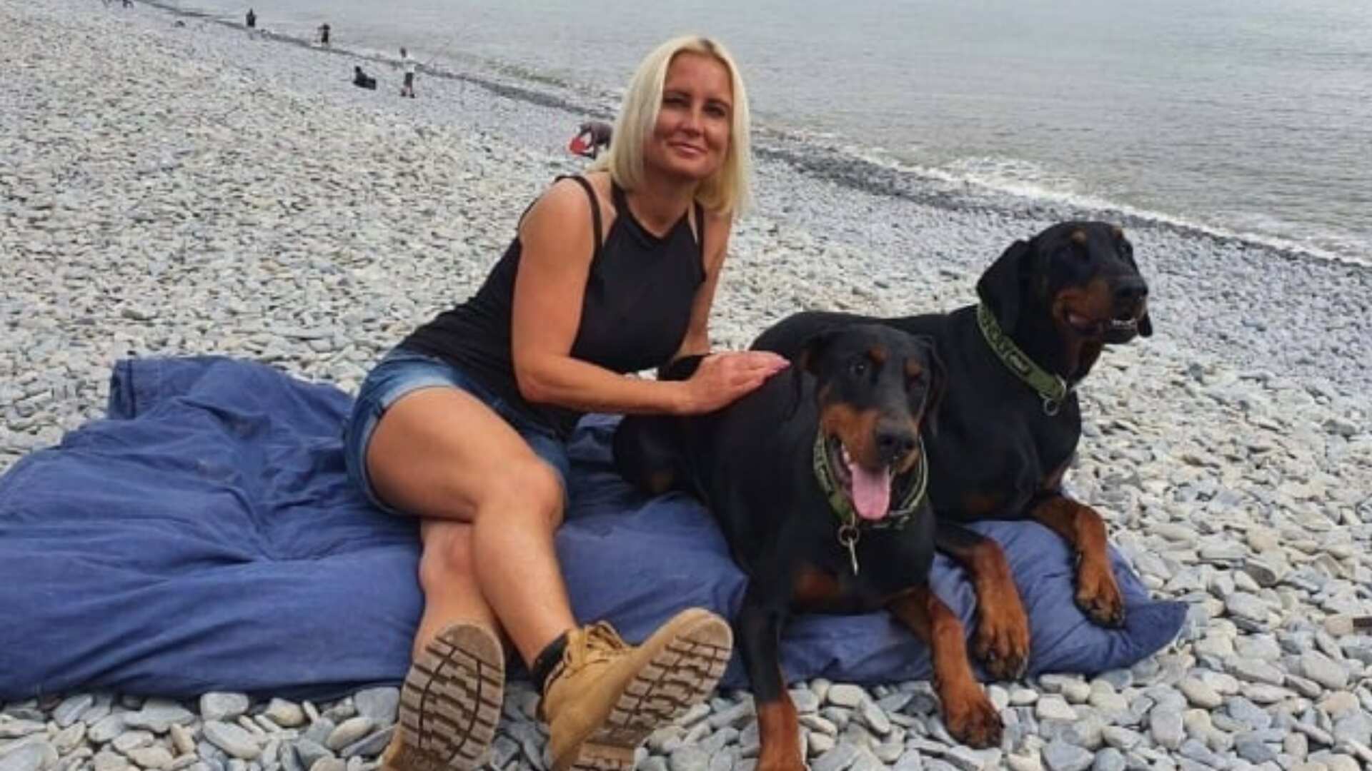 UK: Pet dog sniffs out ‘one-in-22 million’ matching kidney donor, saves owner's life UK: Pet dog sniffs out ‘one-in-22 million’ matching kidney donor, saves owner's life