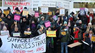 UK: GMB members vote to accept govt pay offer after Unite turns down deal