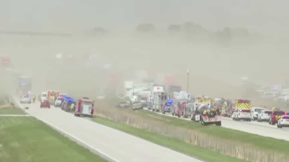 US: At least six killed, dozens injured after dust storm in Illinois ...