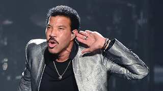 Lionel Richie slammed for cancelling concert one hour after its scheduled time