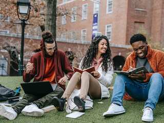 India races past China to send maximum students to US in 2022: Report