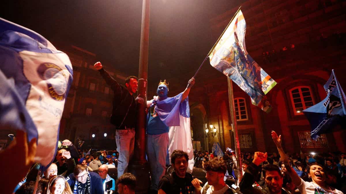 Mafia revenge killing? Napoli fan dies after sustaining wounds from celebratory gunshots Mafia revenge killing? Napoli fan dies after sustaining wounds from celebratory gunshots