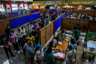 Thailand: Voters cast ballots a week before parliamentary election