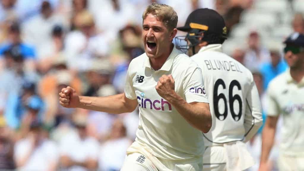 Blow to England's Ashes campaign as seamer Olly Stone pulls up hamstring during County stint