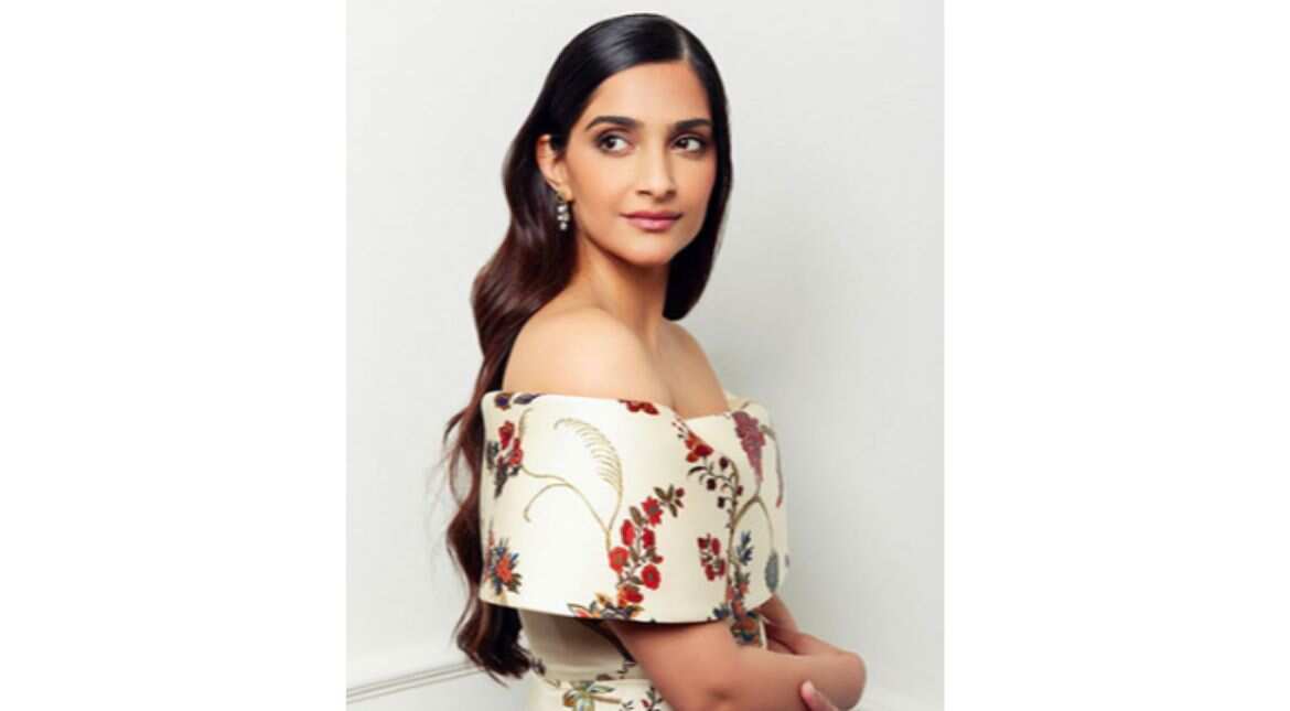 Sonam Kapoor greets audiences with a namaste at King Charles III's coronation concert: Watch