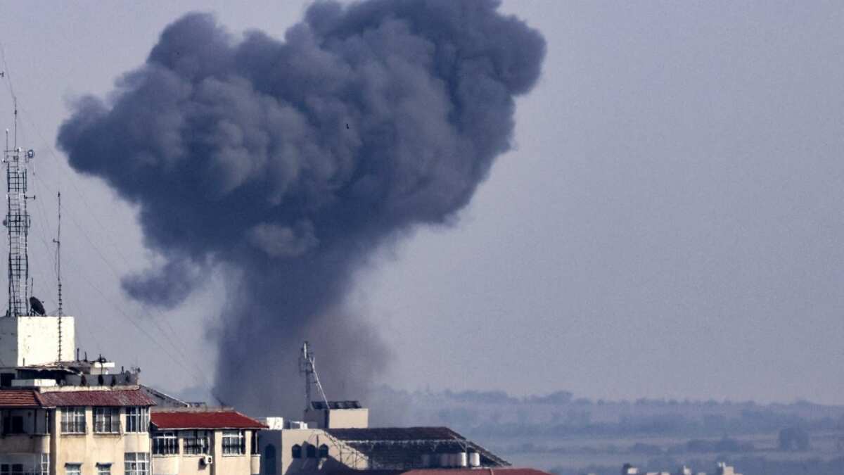 Israel and Palestinian militants exchange heavy cross-border fire over Gaza Israel and Palestinian militants exchange heavy cross-border fire over Gaza