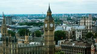 London's famous Big Ben bell fails to chime when dials of clock briefly stopped