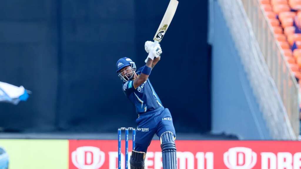 Former coach Ravi Shastri picks Hardik Pandya to be India's next T20I captain
