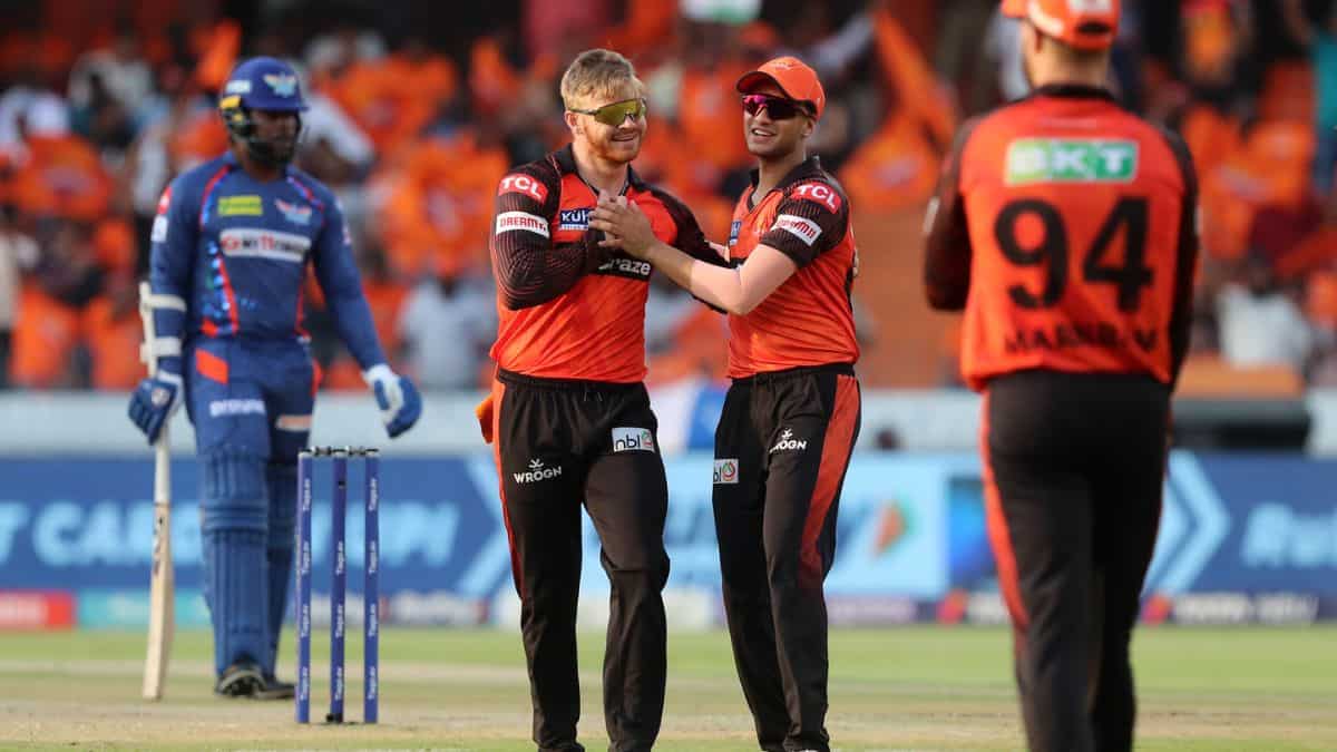 IPL 2023: Crowd trouble stops SRH vs LSG clash after controversial DRS call in 19th over IPL 2023: Crowd trouble stops SRH vs LSG clash after controversial DRS call in 19th over