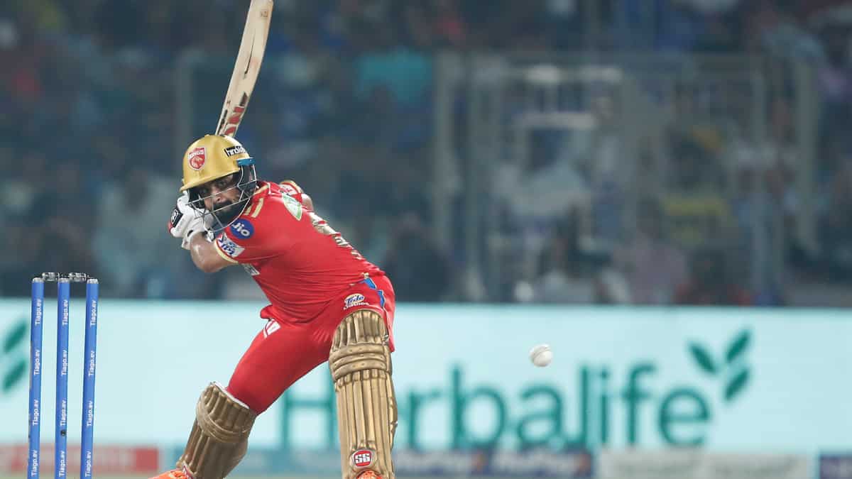 IPL 2023: Virender Sehwag lauds PBKS batter Prabhsimran after his ton vs DC, takes dig at 'pricey' Sam Curran IPL 2023: Virender Sehwag lauds PBKS batter Prabhsimran after his ton vs DC, takes dig at 'pricey' Sam Curran