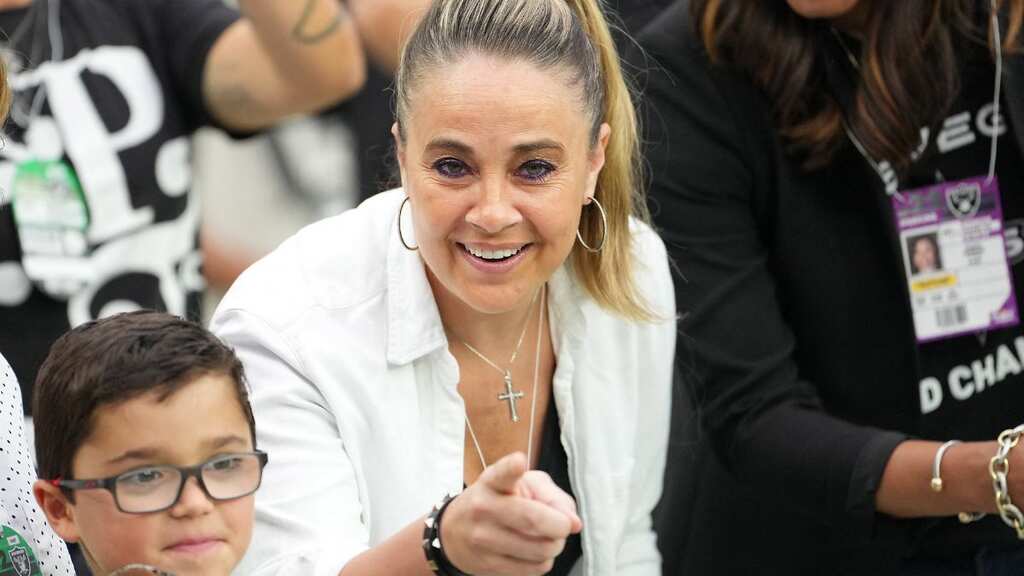 Basketball - Becky Hammon denies making derogatory remarks about two-time All-Star Dearica Hamby's pregnancy