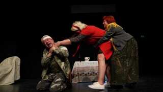 Ukrainian actors tell tales of war on stage
