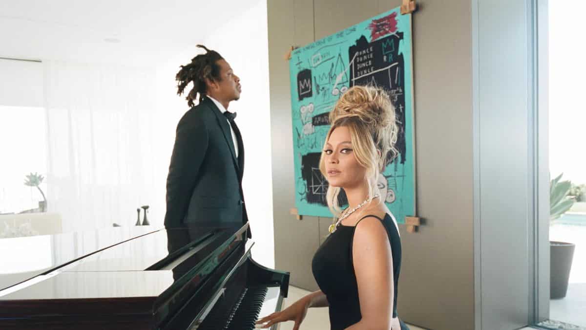 Beyonce, Jay-Z paid $200 million in cash for their Malibu mansion: Report Beyonce, Jay-Z paid $200 million in cash for their Malibu mansion: Report