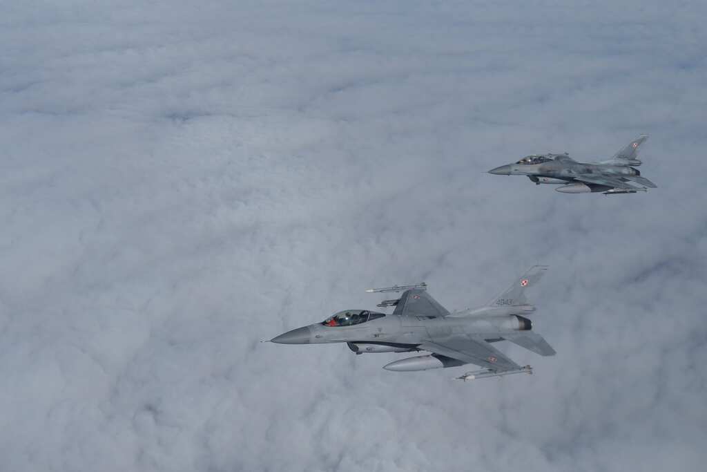 Ukraine war: Russia warns over transfer of F-16 jets to Kyiv