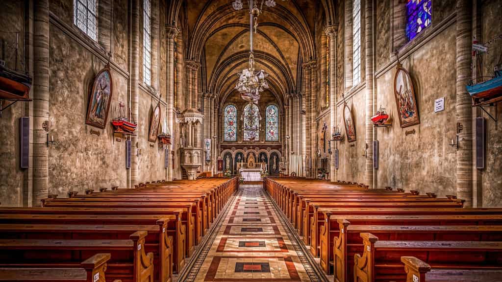 Illinois: Nearly 2,000 children sexually abused by 450 Catholic clerics over seven decades, says report