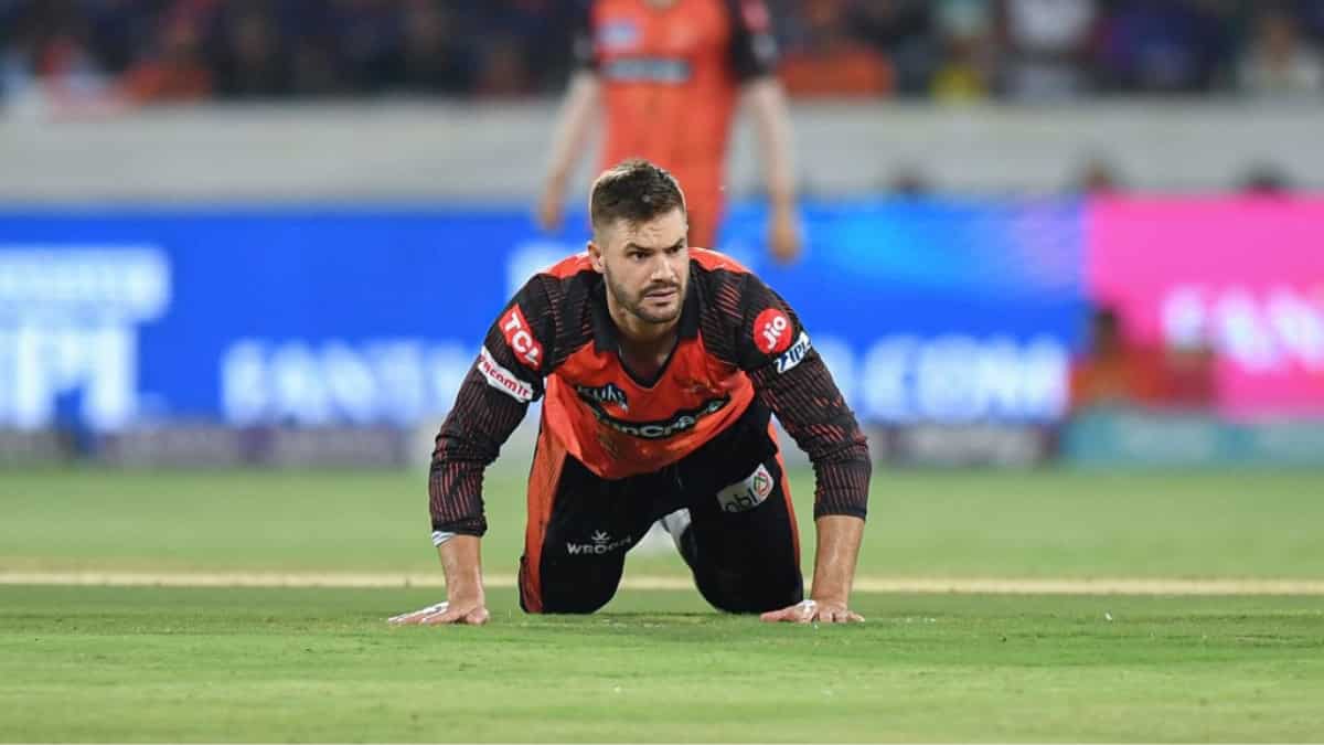 Aiden Markram posing like SRH's season - on his knees.