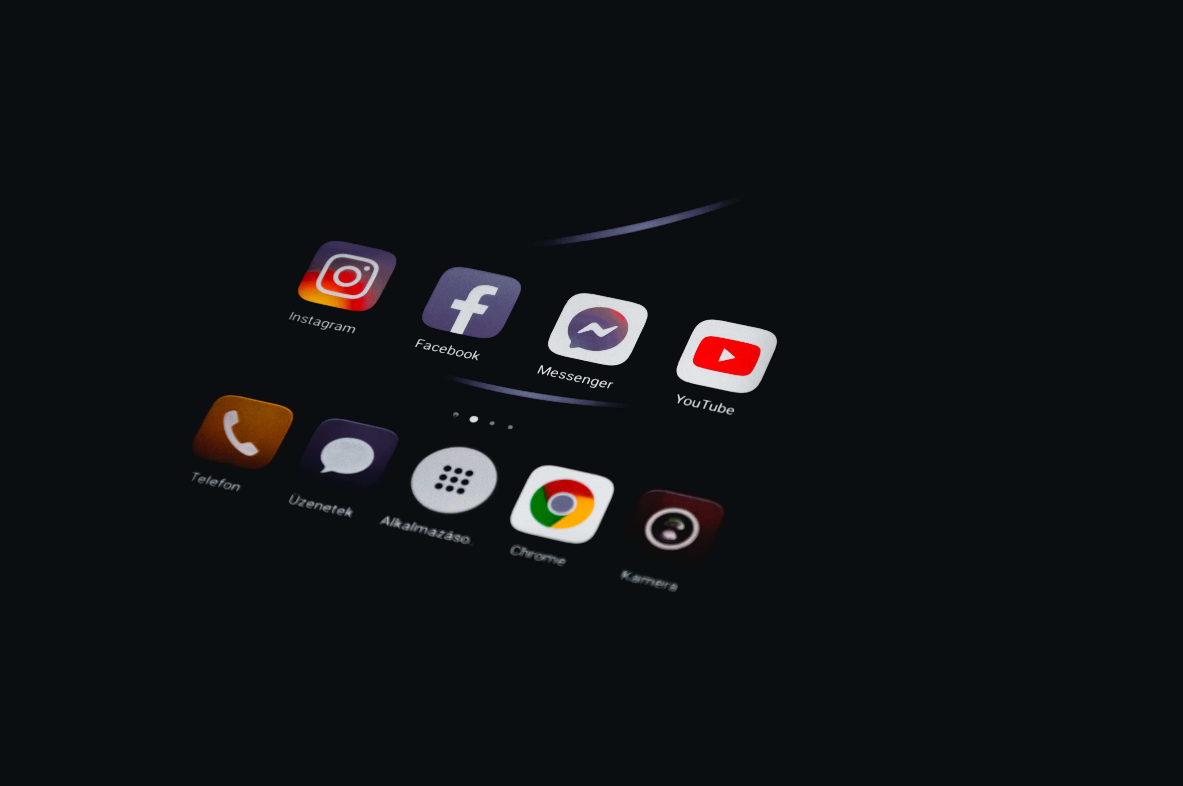 Profound risk of harm...: US surgeon general warns of risks of child social media use Profound risk of harm...: US surgeon general warns of risks of child social media use