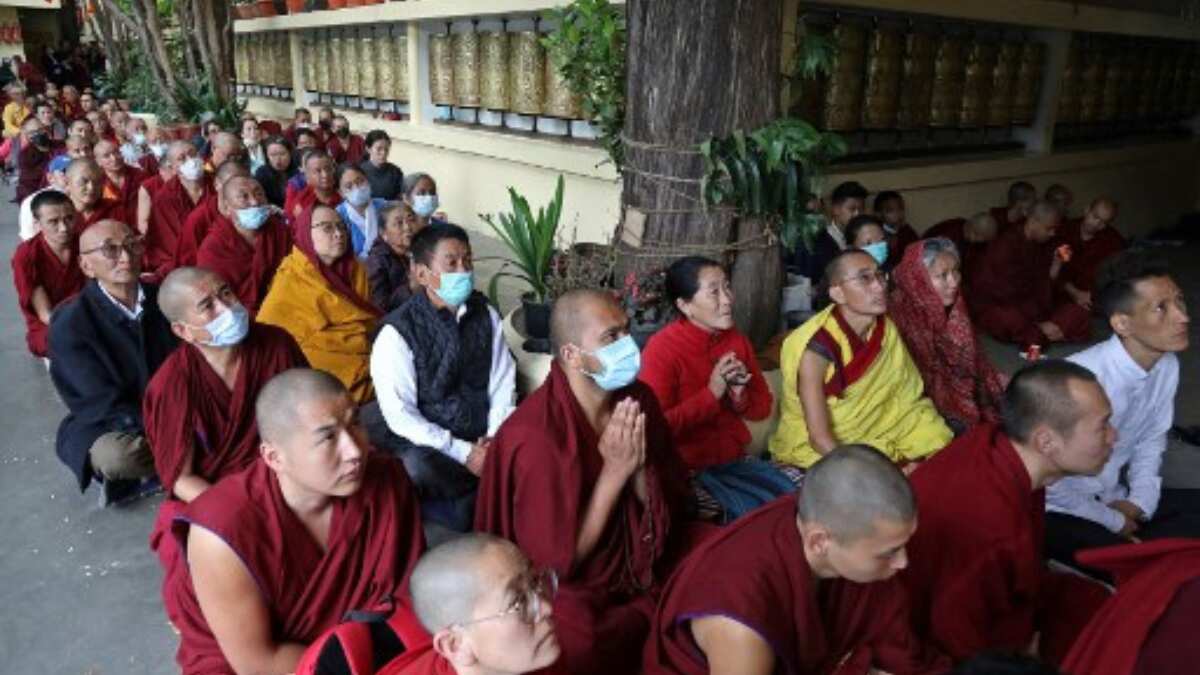 Dalai Lama offers prayers