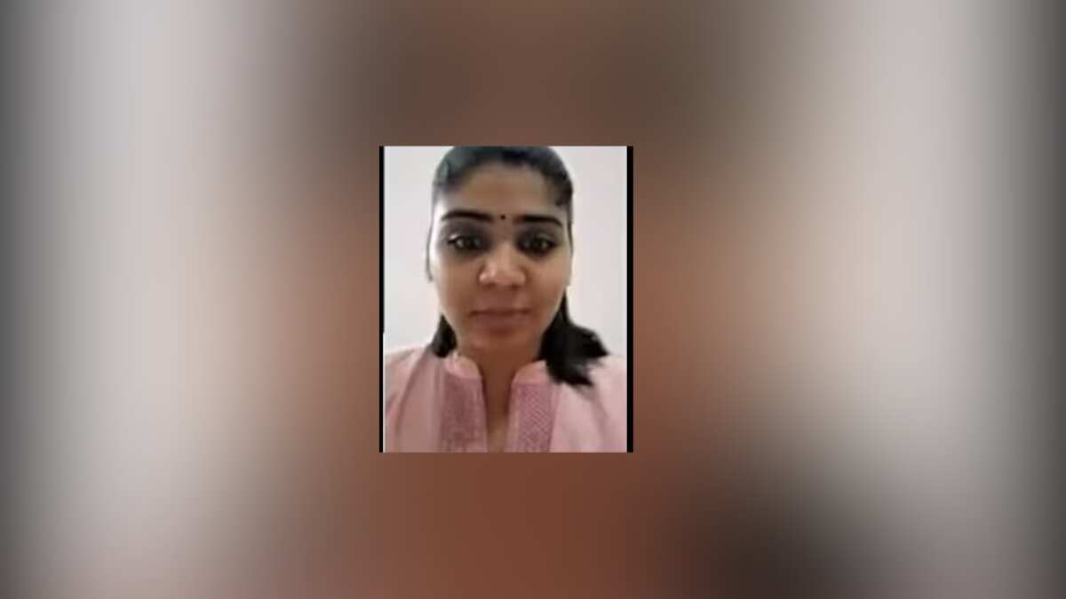 Smriti Mishra (AIR – 4)