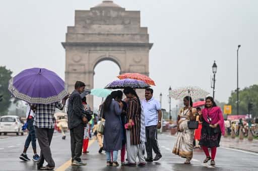 Delhi weather alert: IMD predicts moderate to heavy rainfall in capital & NCR; check details Delhi weather alert: IMD predicts moderate to heavy rainfall in capital & NCR; check details