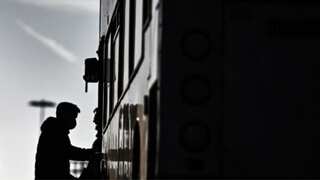 A ‘record’ 606,000 people migrated to the UK in 2022; opposition criticises government