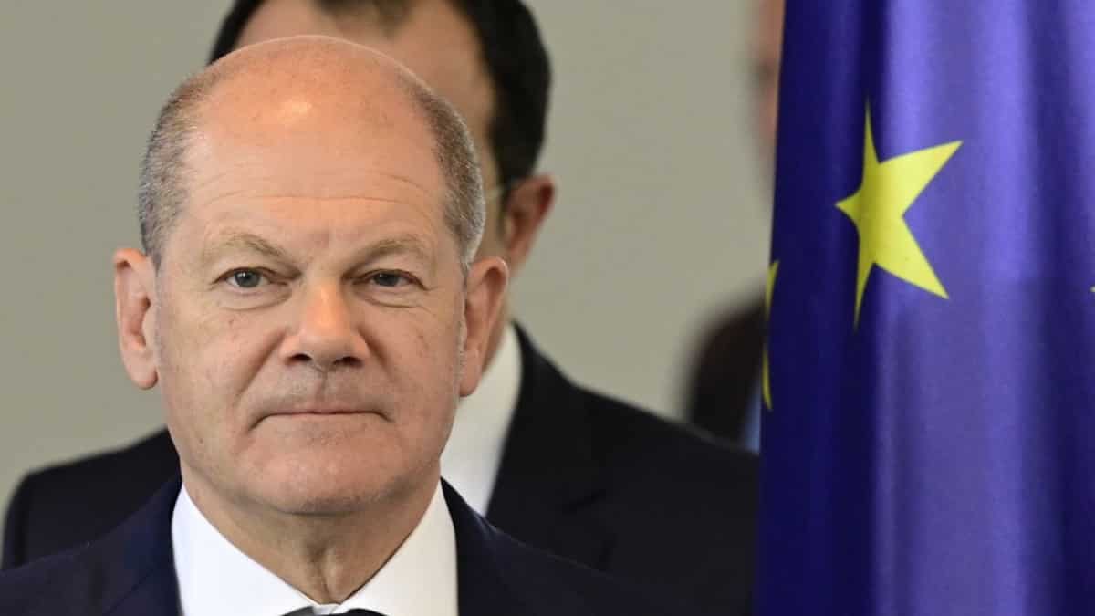 Amid recession, Germany's Scholz says plans to speak to Putin 'in due course' Amid recession, Germany's Scholz says plans to speak to Putin 'in due course'