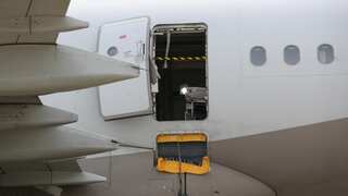 Man who opened Asiana flight door in mid-air claims he was 'uncomfortable'