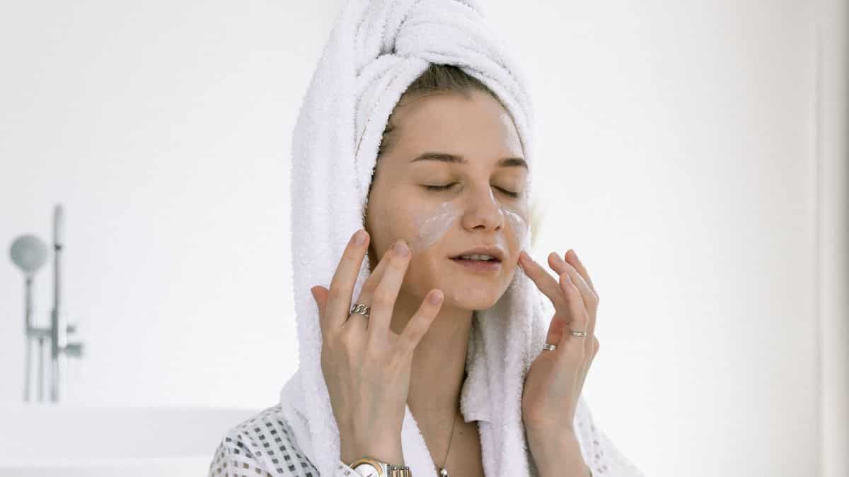 Dermatologist shares how collagen and elastin work together for maintaining a youthful skin