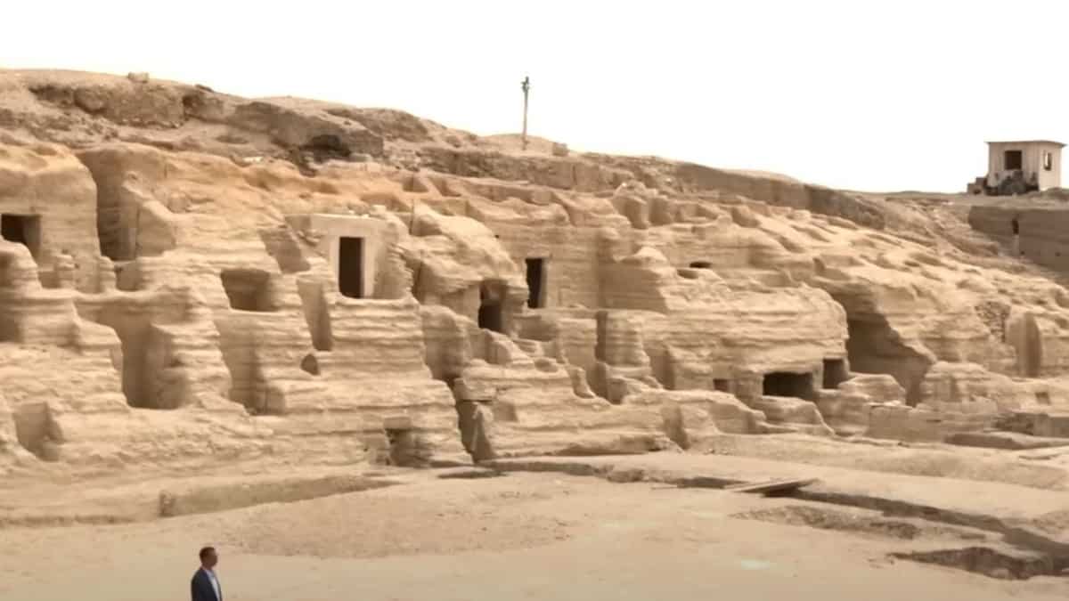 'Most beautiful' tombs unearthed at Saqqara