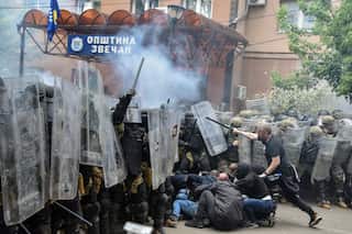 NATO to send 700 more troops to quell violence in Kosovo