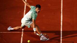 French Open: Alcaraz overcomes wobble to reach last 32; Wawrinka knocked out by Kokkinakis