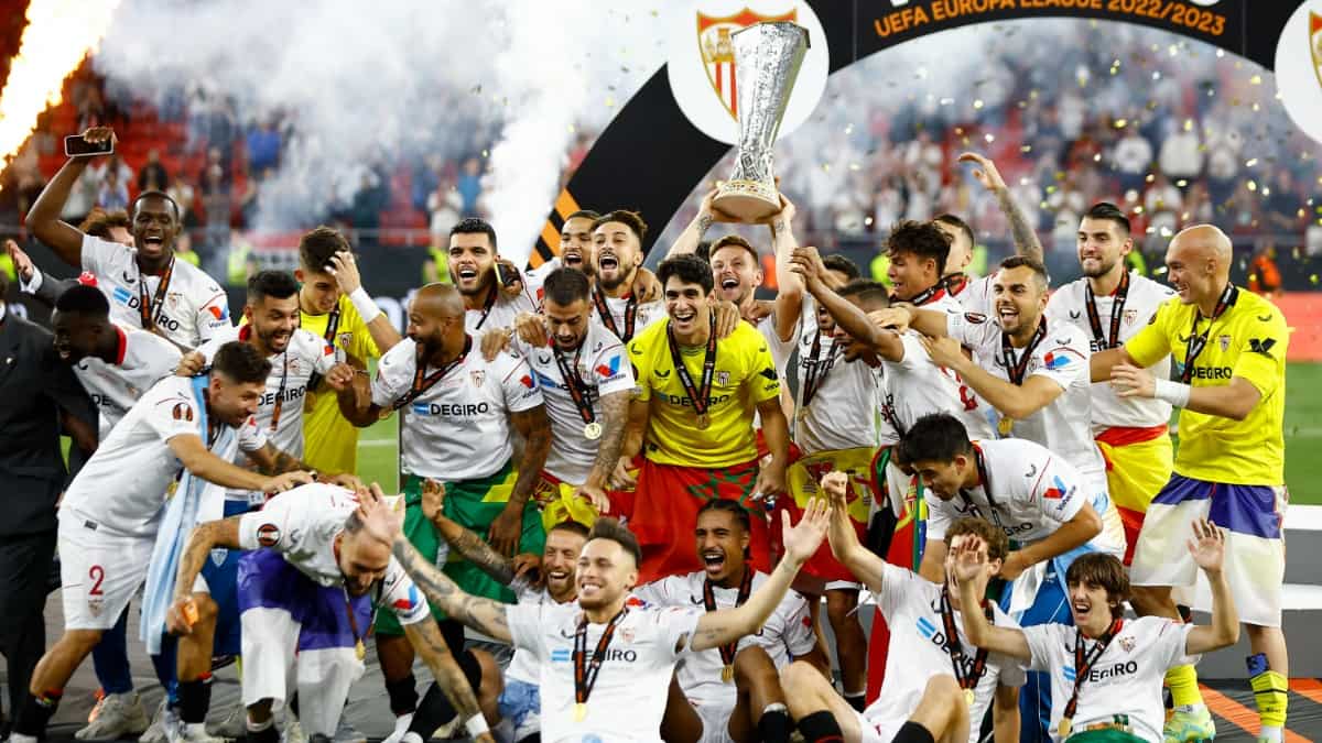 Europa League kings Sevilla beat Roma on penalties to win seventh crown Europa League kings Sevilla beat Roma on penalties to win seventh crown