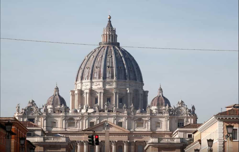 Man strips naked in Vatican church to protest against Russian invasion of Ukraine Man strips naked in Vatican church to protest against Russian invasion of Ukraine