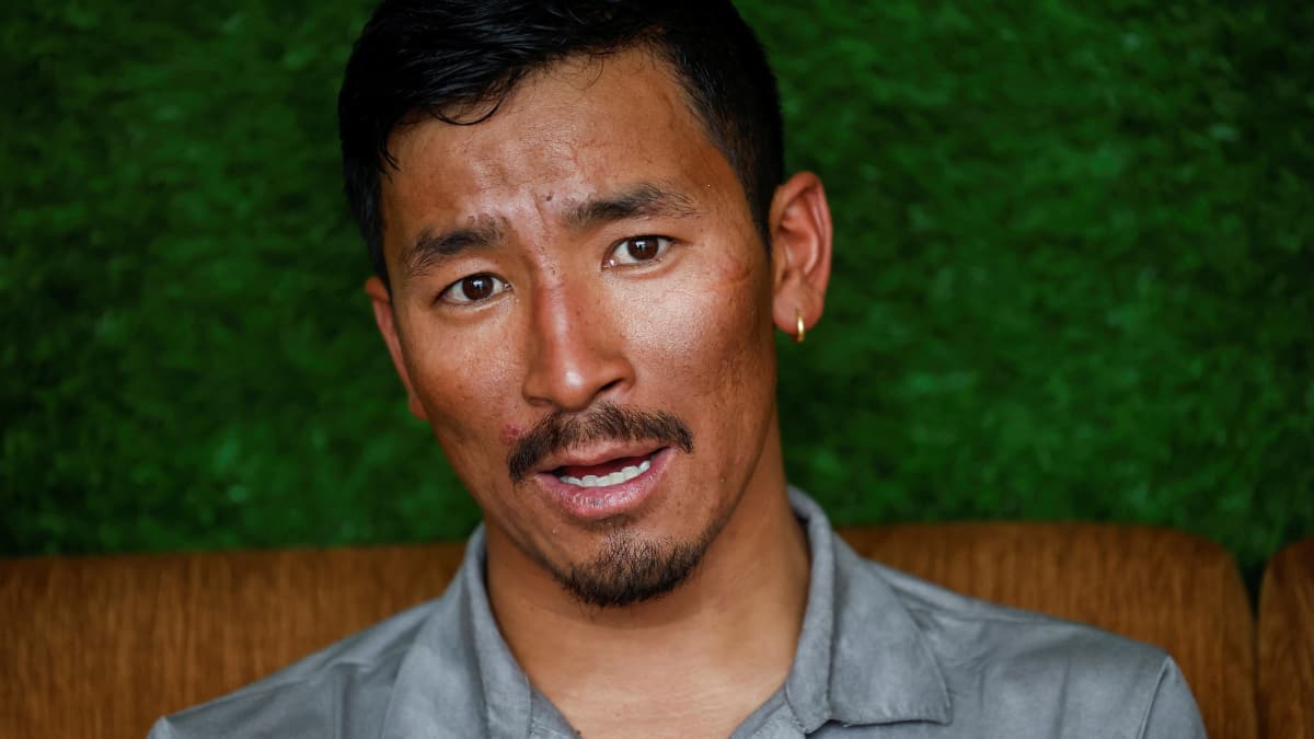 Another sherpa helped Gelje