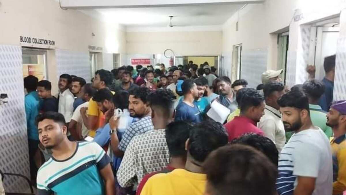 India train tragedy: Locals in Odisha's Balasore queue up all-night to donate blood for wounded India train tragedy: Locals in Odisha's Balasore queue up all-night to donate blood for wounded