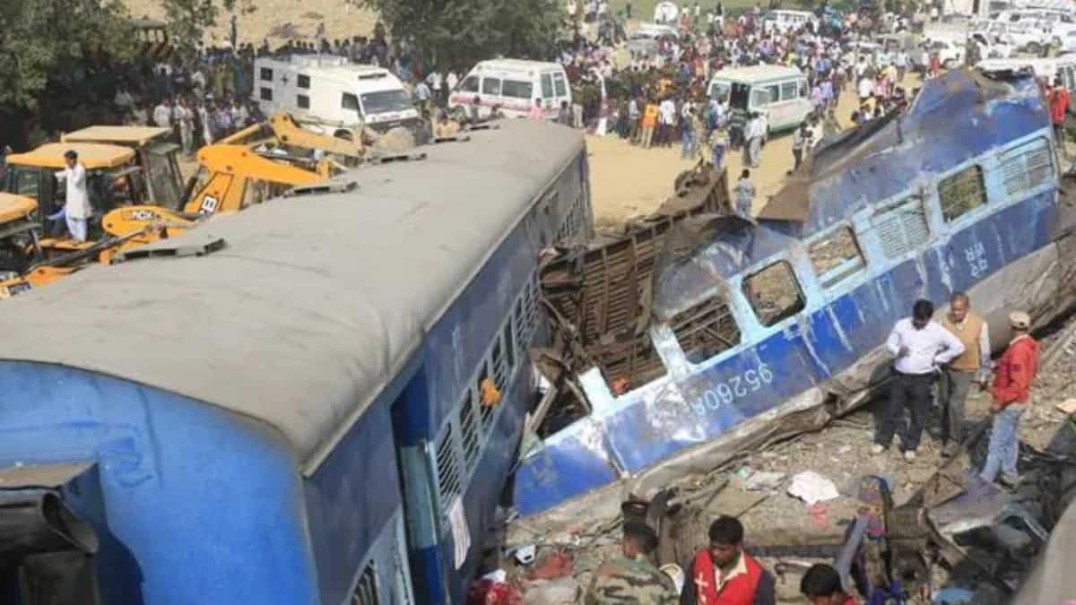 Pukhrayan train derailment