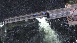 Ukraine dam supplying nuke plant, Crimea breached in blast, thousands evacuate amid flooding fears