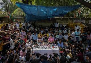 Indian wrestlers' protest: Bajrang Punia, Sakshee Malikkh arrive at minister's house for talks | Top points