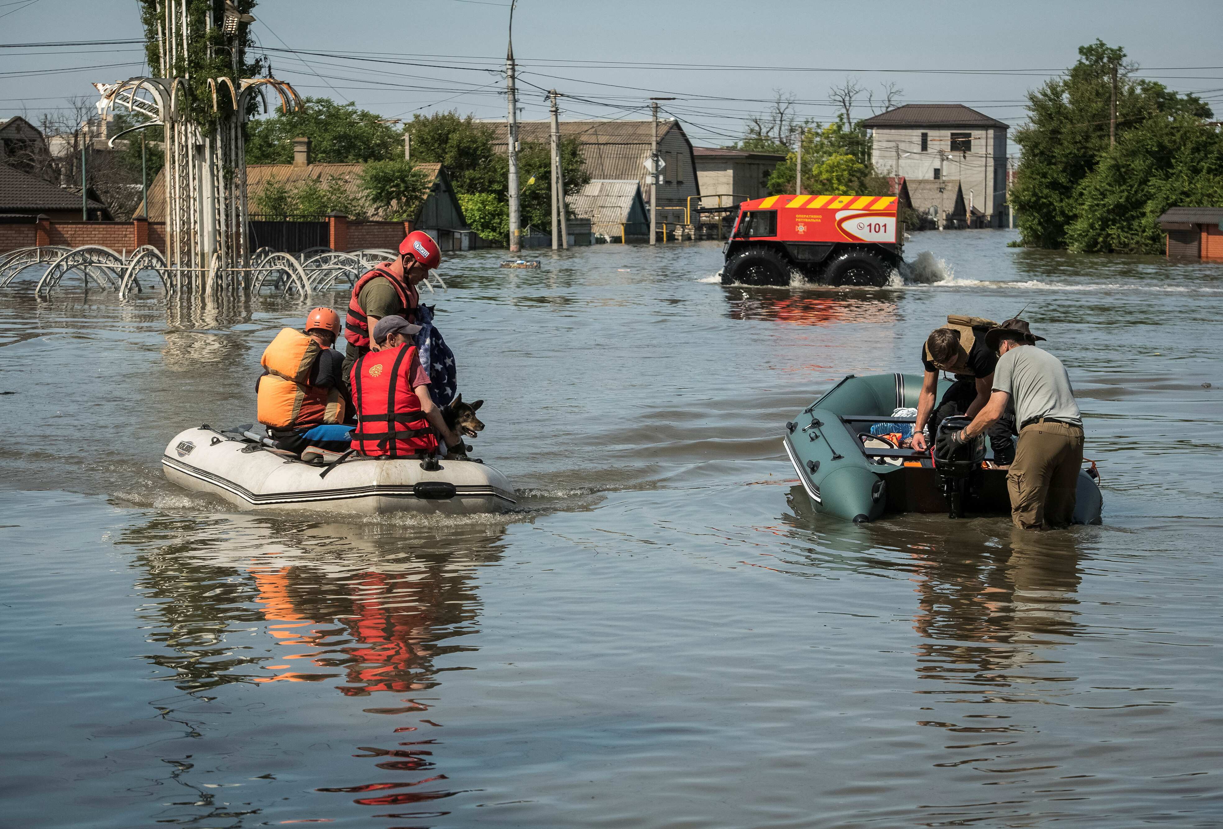 Ukraine dam collapse: People forced to spend the night on roofs, trees due to flooding