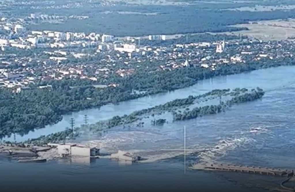 Three dead due to flooding from Kakhovka dam breach, 600 sq kms of Kherson Oblast under water Three dead due to flooding from Kakhovka dam breach, 600 sq kms of Kherson Oblast under water