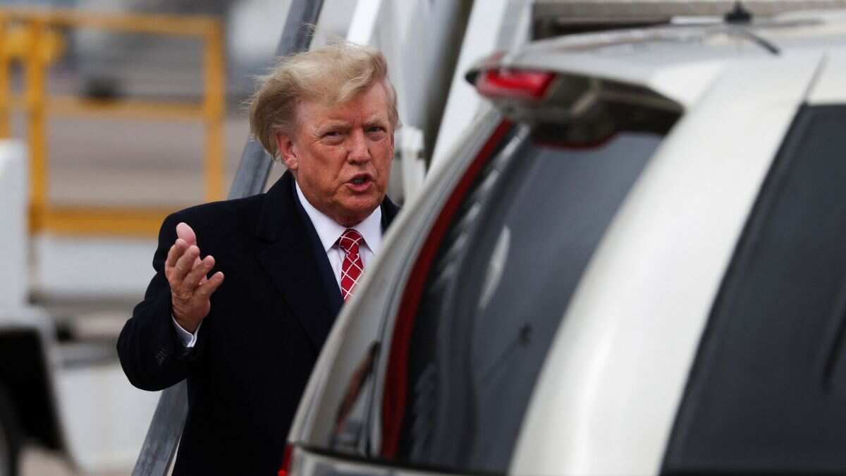 Two lawyers quit Donald Trump's defence in documents case, former aide indicted Two lawyers quit Donald Trump's defence in documents case, former aide indicted