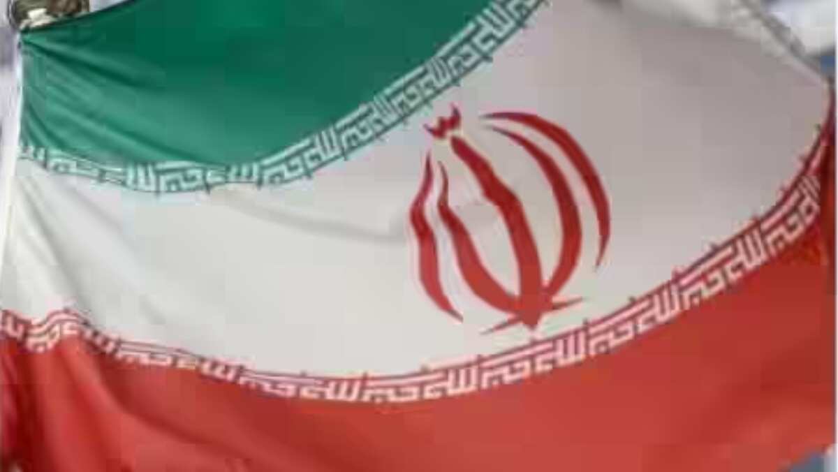 Heartbreaking tragedy: 9-year-old in Iran fatally shot by police as father steals car Heartbreaking tragedy: 9-year-old in Iran fatally shot by police as father steals car