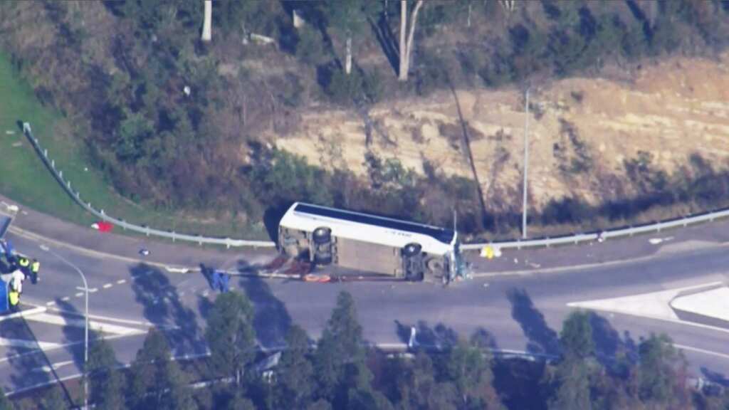 Australia: Ten killed in wedding bus crash, driver charged with 10 counts of dangerous driving