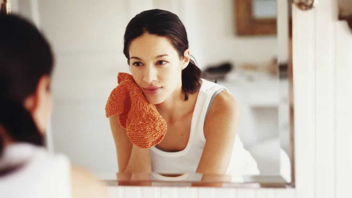 Correct way to use a towel