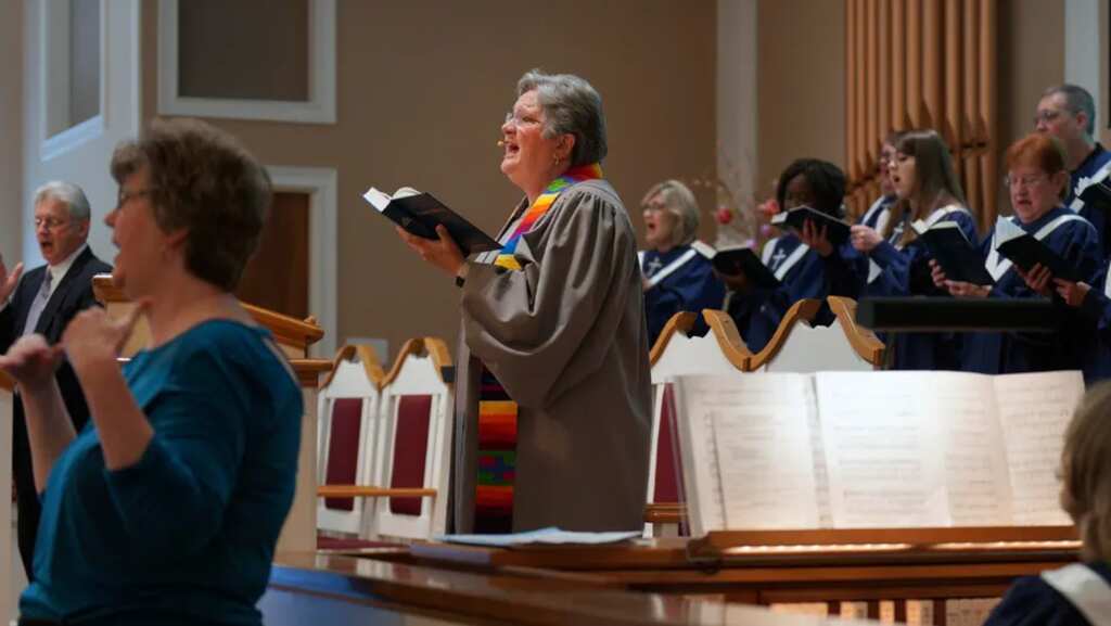 US: Southern Baptists expel two churches led by female pastors despite fervent appeals